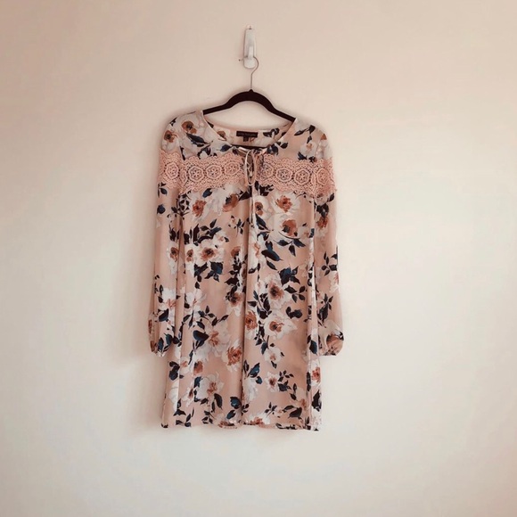 City Triangles Dresses & Skirts - City Triangle Floral Print Dress